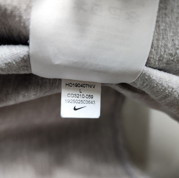 Nike Womens Long Sleeve Open Yoga Top in Atmosphere Grey/CD3210-059-Size L - Picture 8 of 8